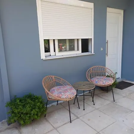 Apartment A&n