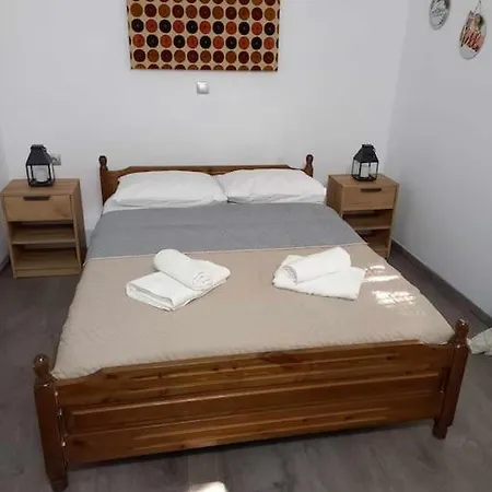 Apartment A&n *